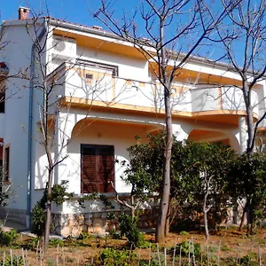 Apartman Kresimir Beauty With Shadow Trees And Parking Place, Pag Town